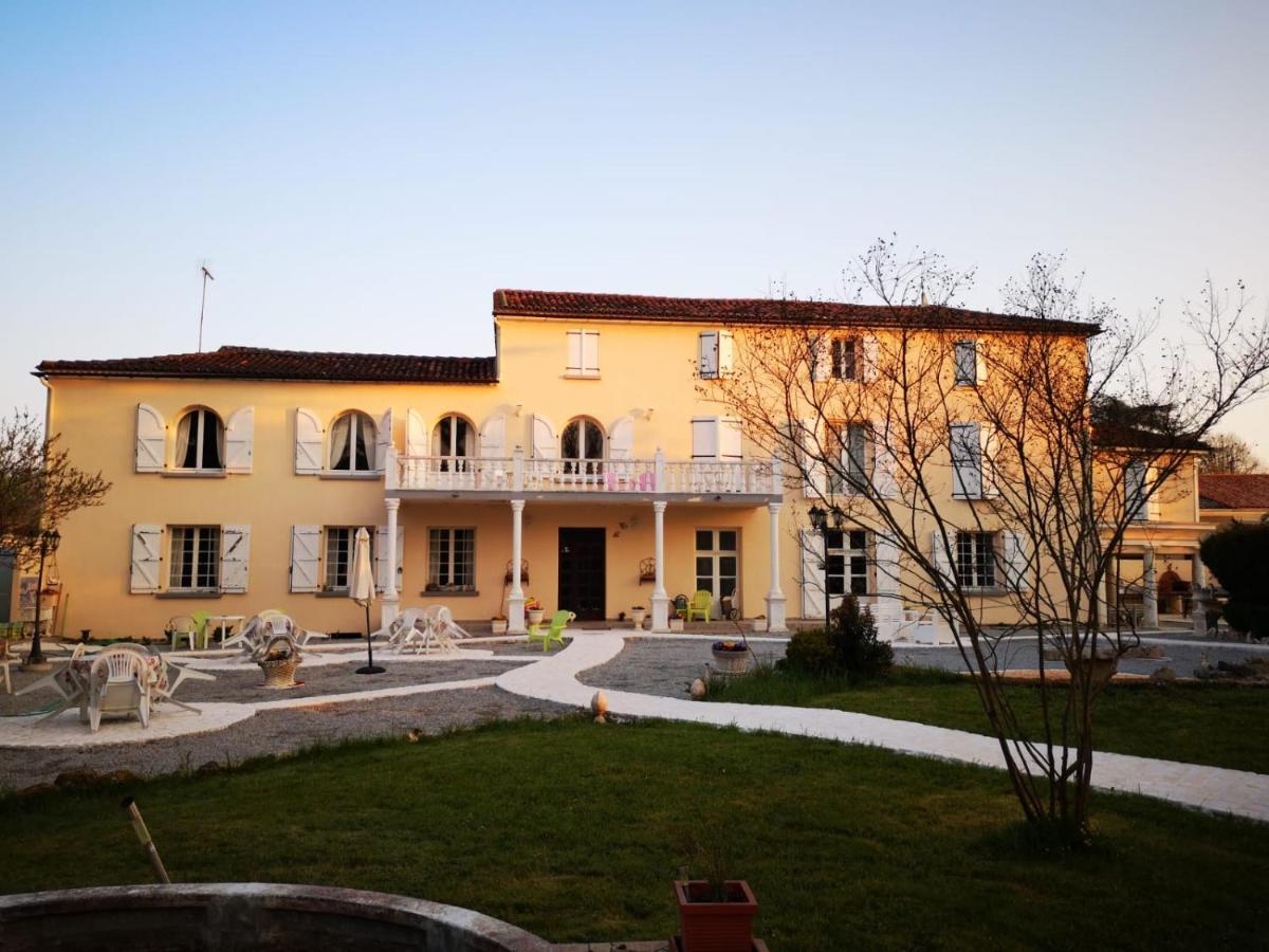 Le Clos Des Cedres B&B La Rochefoucauld Exterior foto