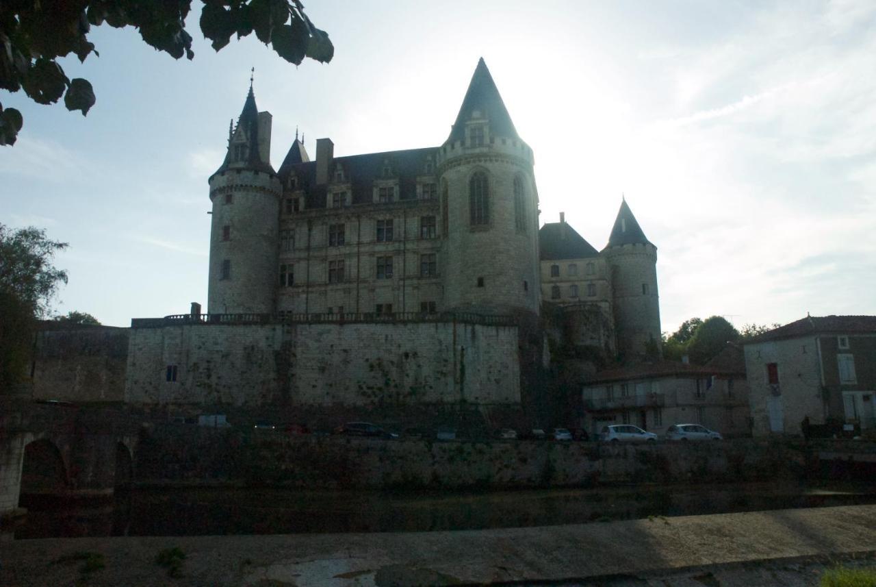 Le Clos Des Cedres B&B La Rochefoucauld Exterior foto